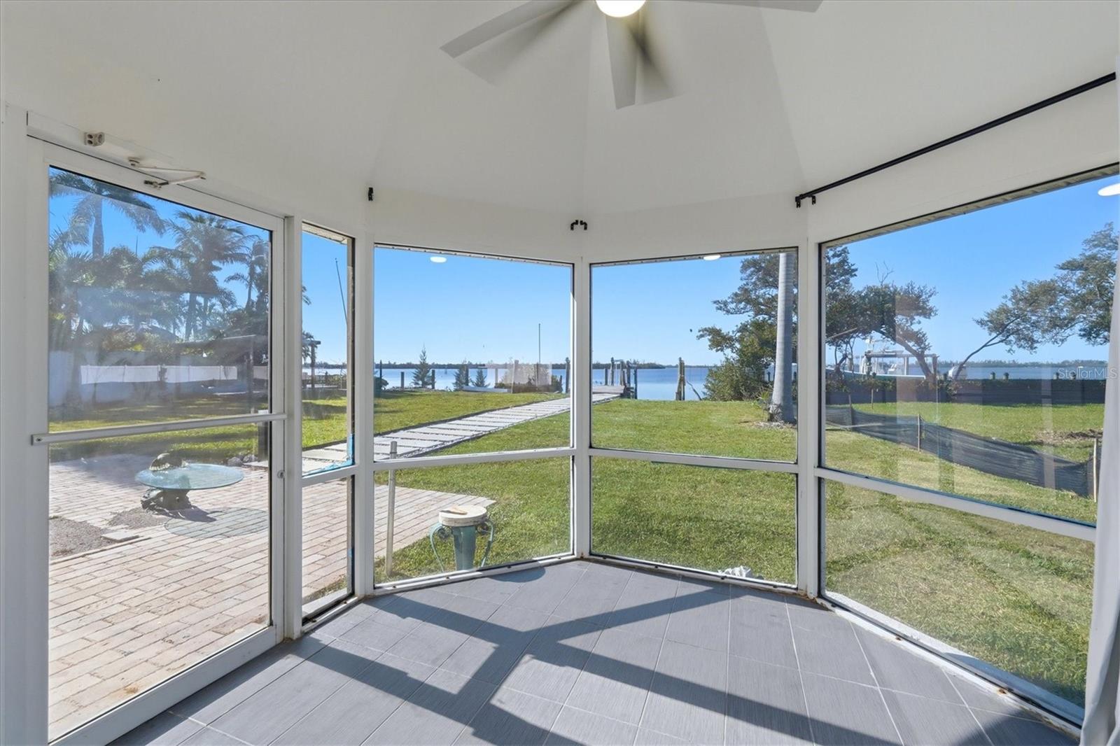 BAY BEACH - Residential