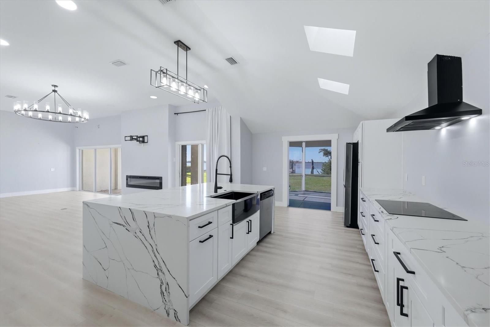 BAY BEACH - Residential