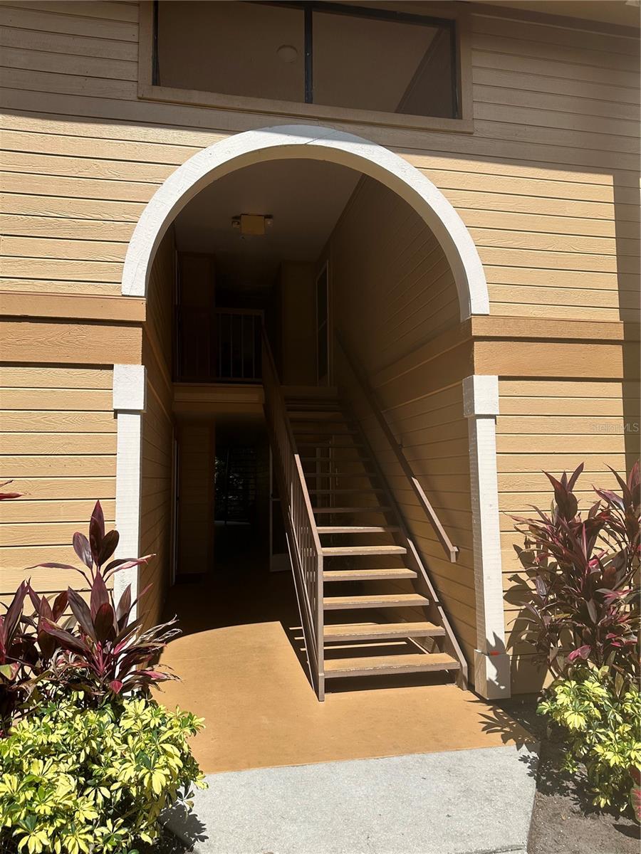 LAKEVIEW CONDO 06 - Residential Lease