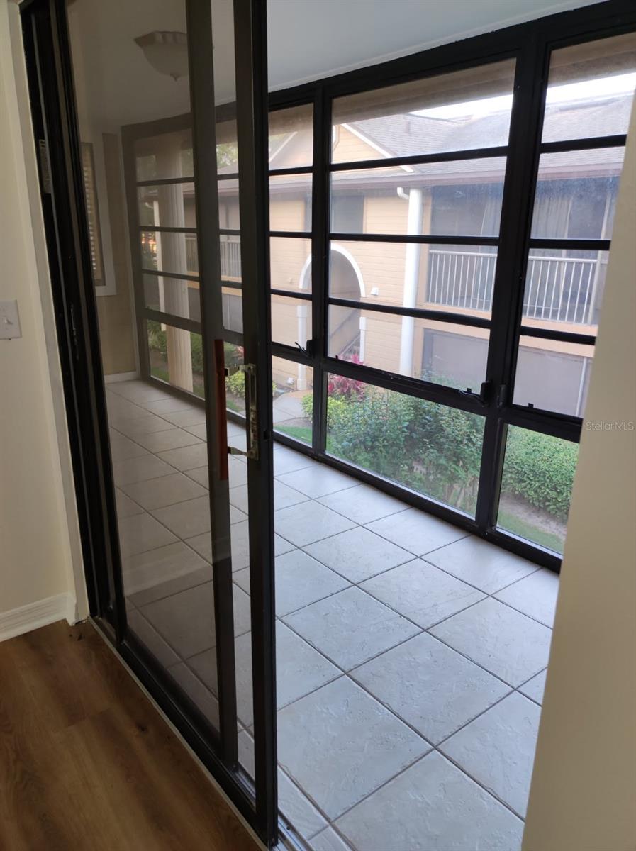 LAKEVIEW CONDO 06 - Residential Lease