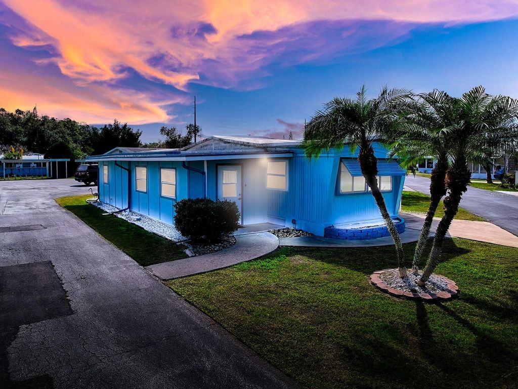 Photo of 211 Rue De Paresse, Tavares, FL 32778 (MLS # G5107214)