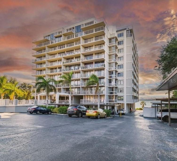 HARBOR BLUFFS WATERFRONT CONDO - Residential