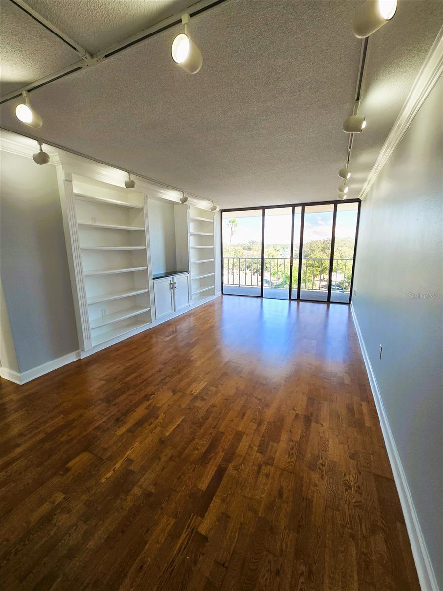 HARBOR BLUFFS WATERFRONT CONDO - Residential