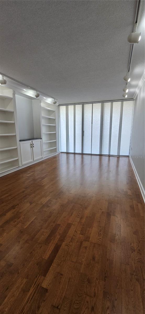 HARBOR BLUFFS WATERFRONT CONDO - Residential