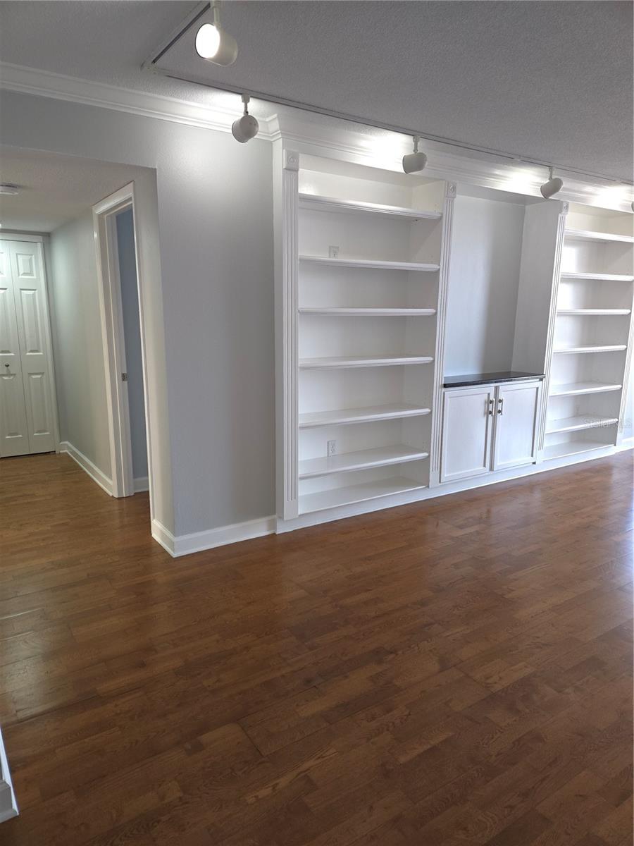 HARBOR BLUFFS WATERFRONT CONDO - Residential