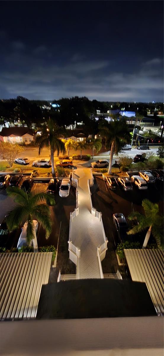 HARBOR BLUFFS WATERFRONT CONDO - Residential