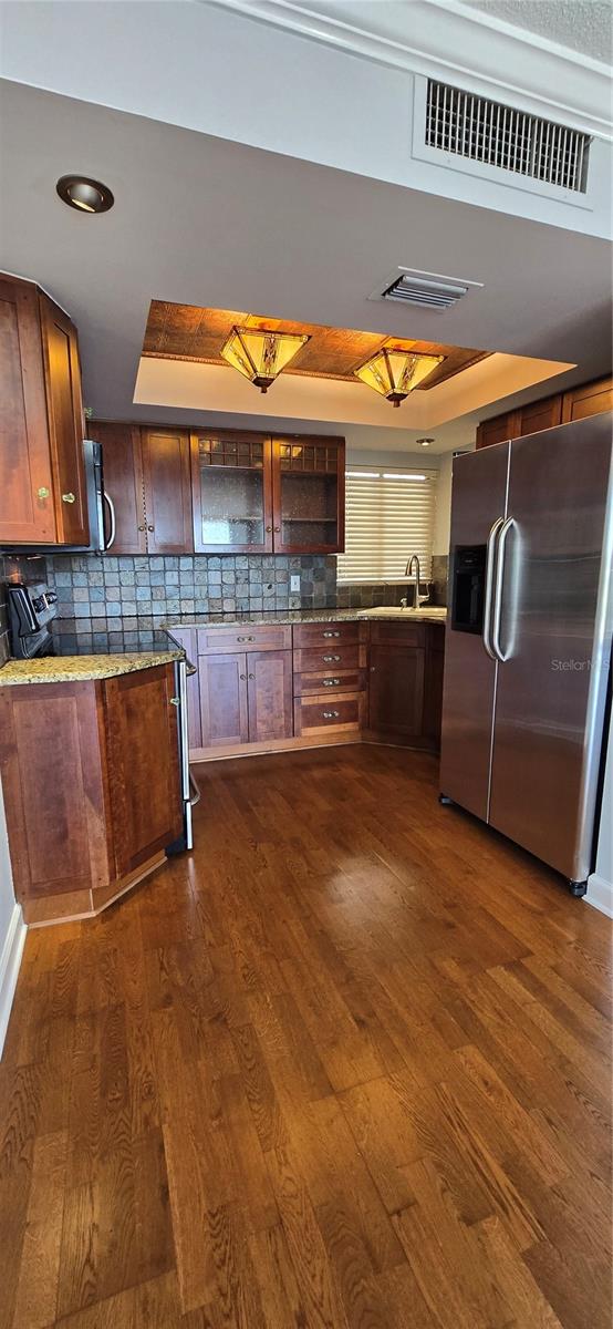 HARBOR BLUFFS WATERFRONT CONDO - Residential