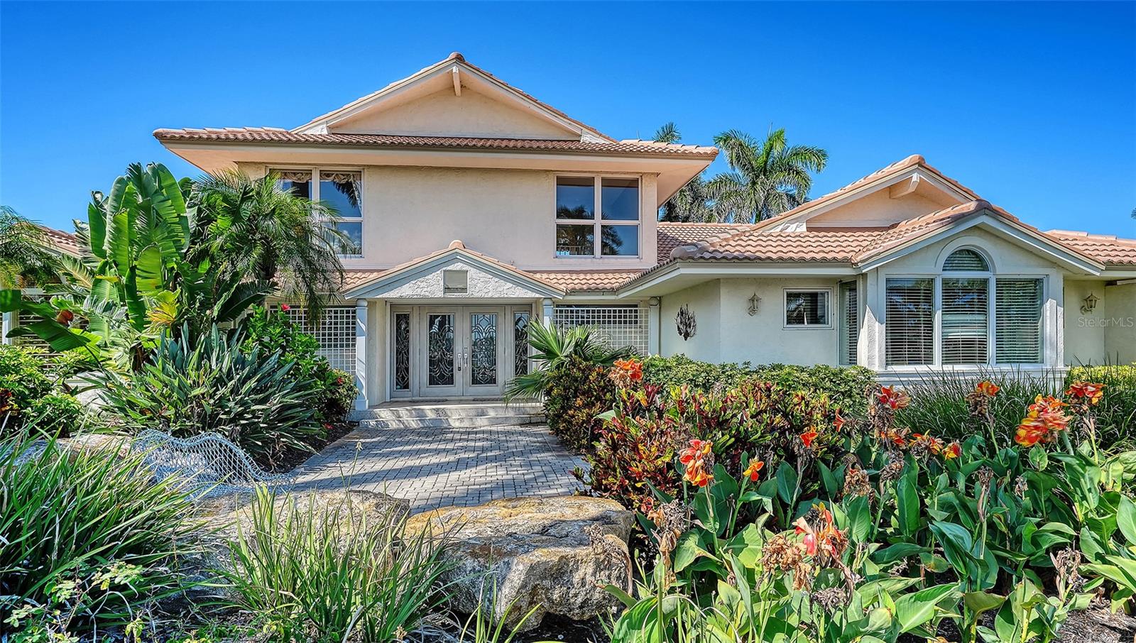 321 LOOKOUT POINT DRIVE