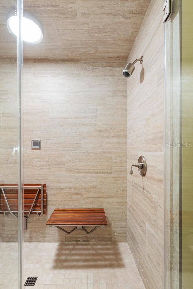 THE TOWER RESIDENCES - Residential