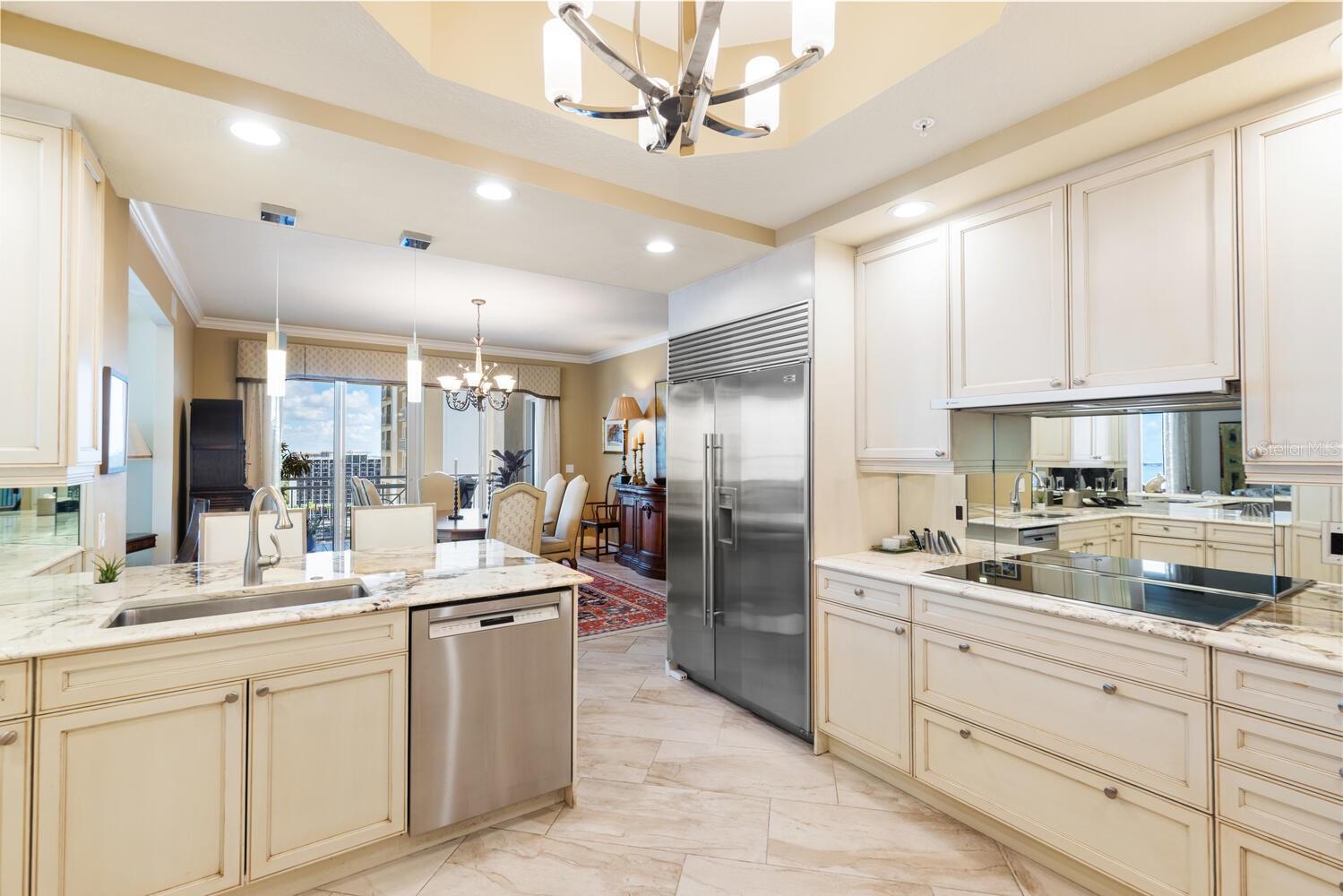 THE TOWER RESIDENCES - Residential