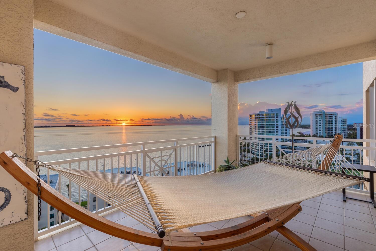 THE TOWER RESIDENCES - Residential