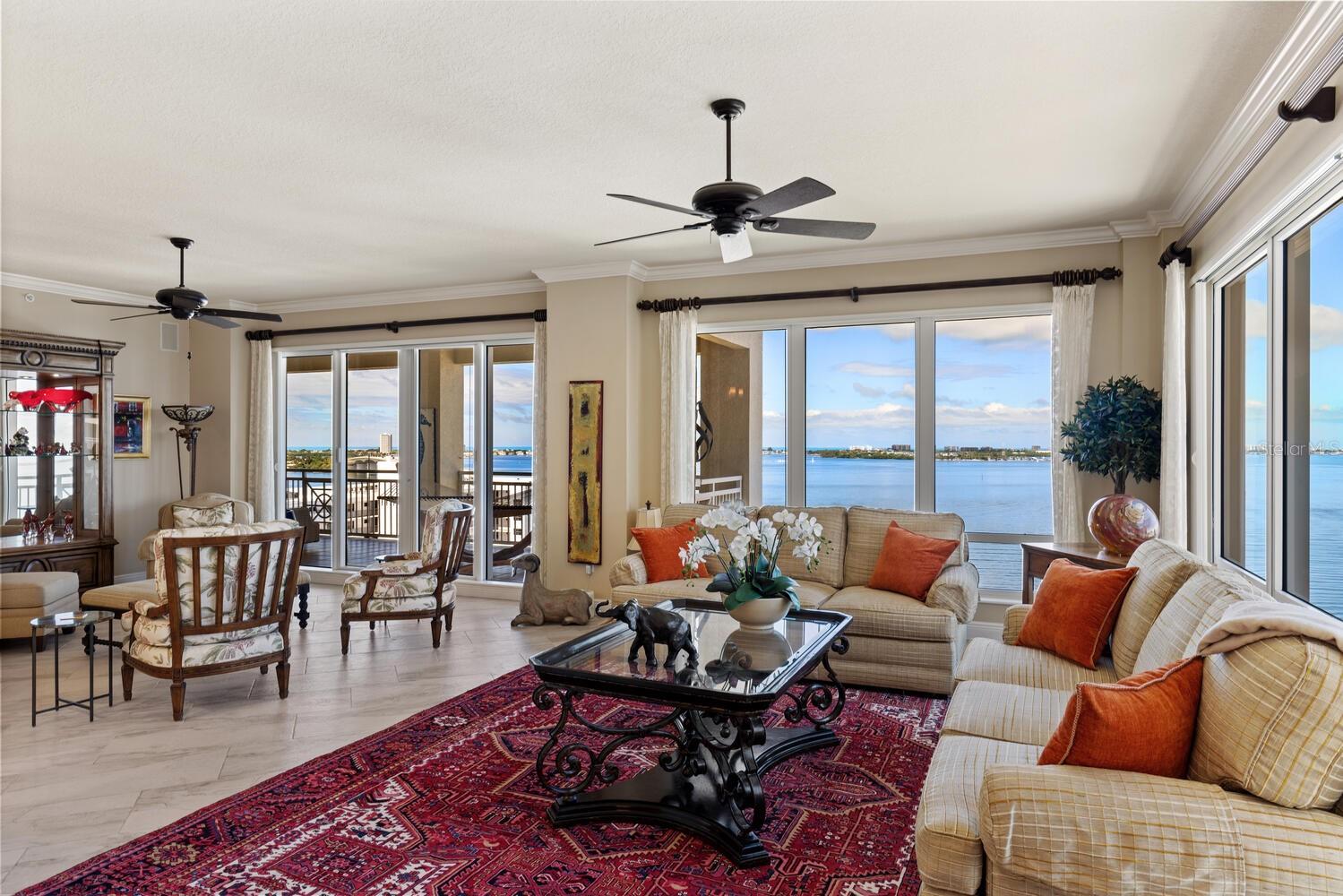 THE TOWER RESIDENCES - Residential