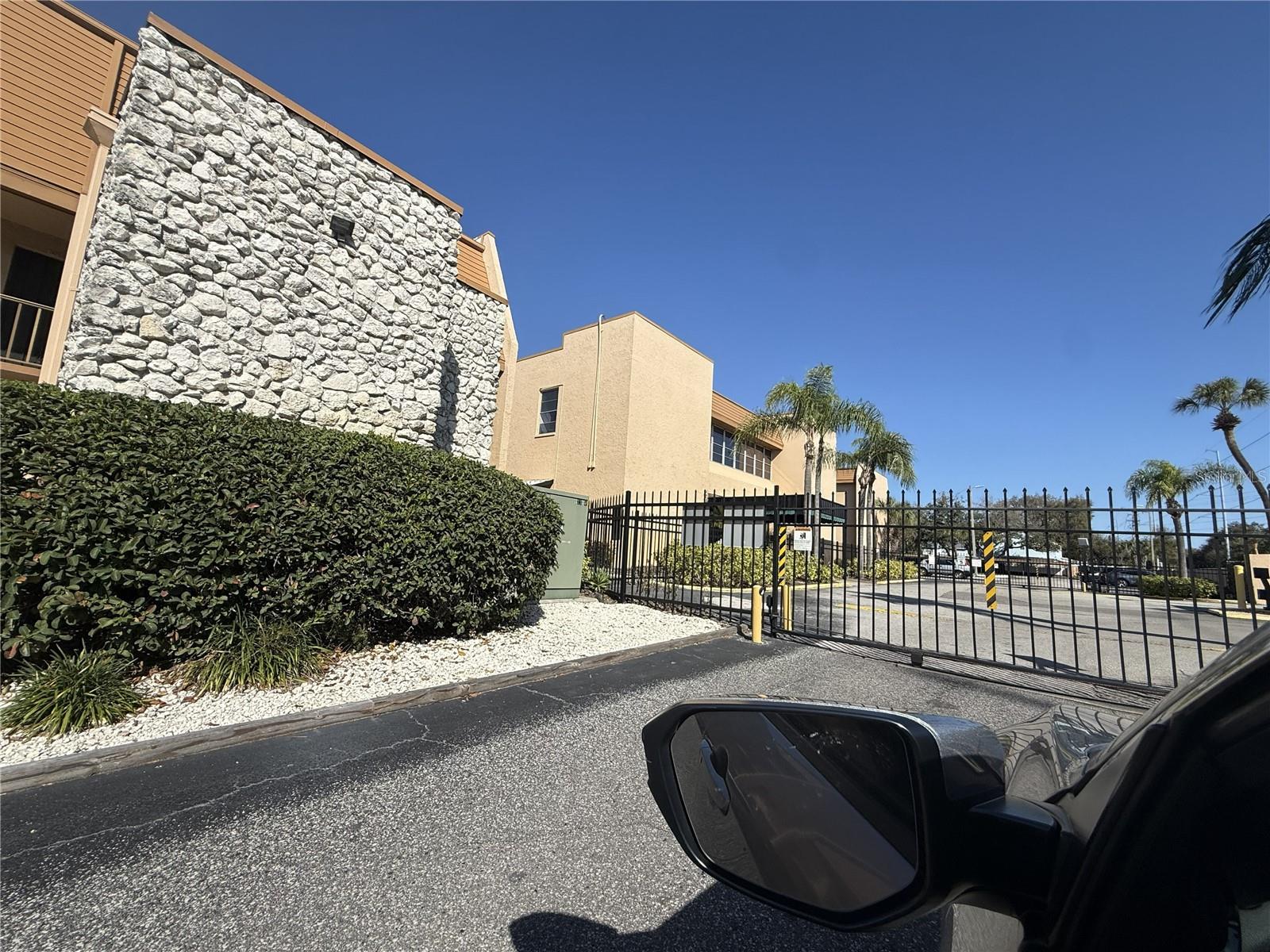 THE TAMPA RACQUET CLUB A CONDO - Residential