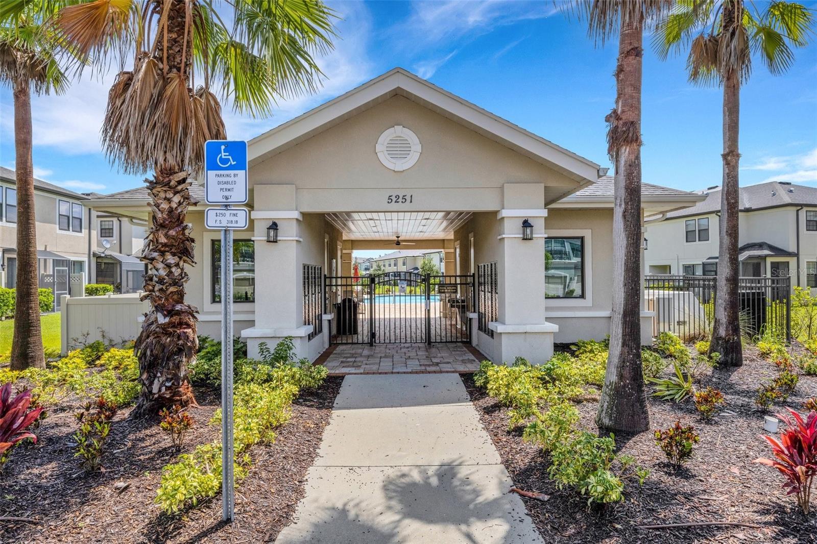 CREEKWOOD TWNHMS - Residential Lease