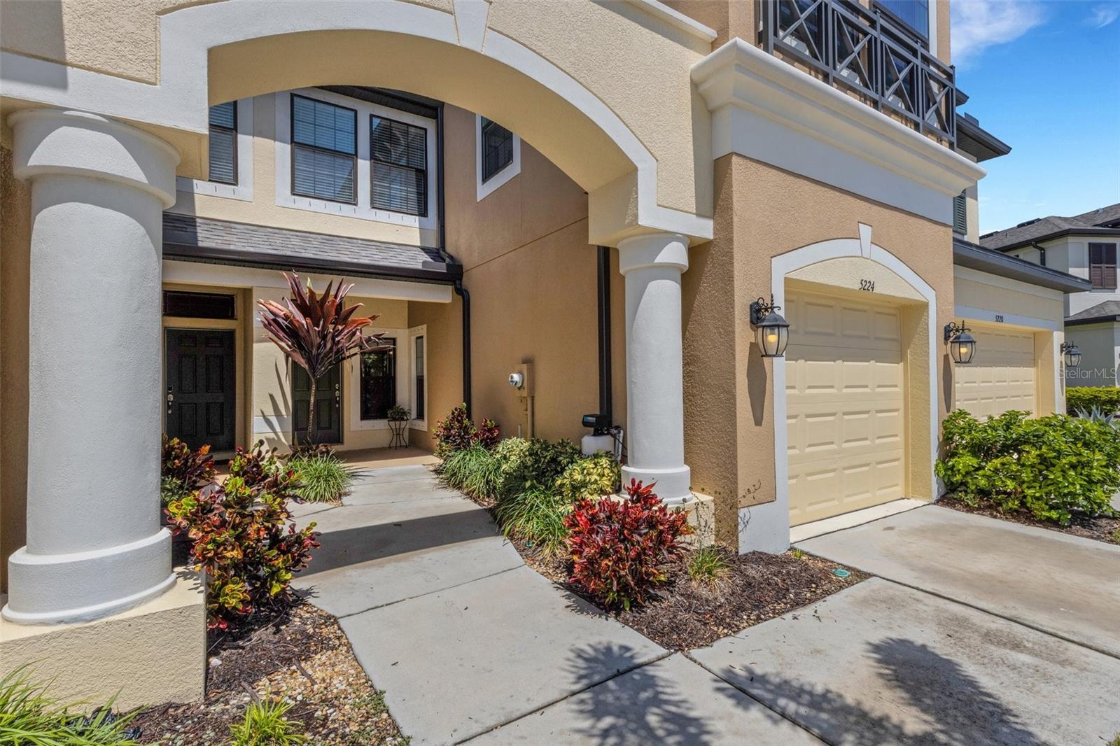 CREEKWOOD TWNHMS - Residential Lease