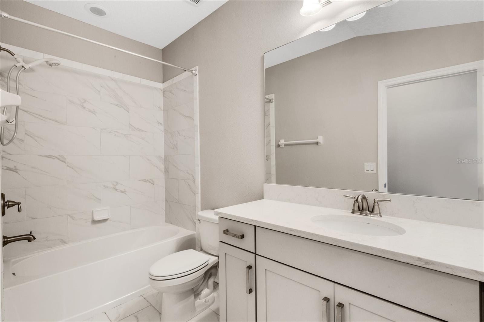 CREEKWOOD TWNHMS - Residential Lease