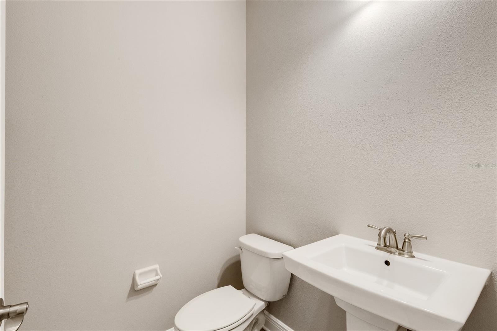 CREEKWOOD TWNHMS - Residential Lease