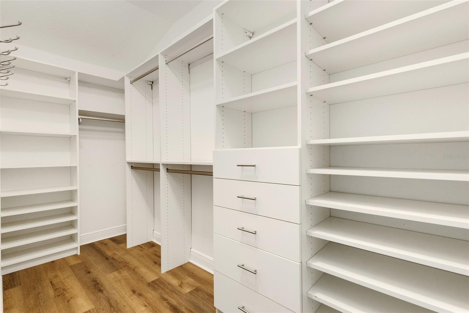 CREEKWOOD TWNHMS - Residential Lease