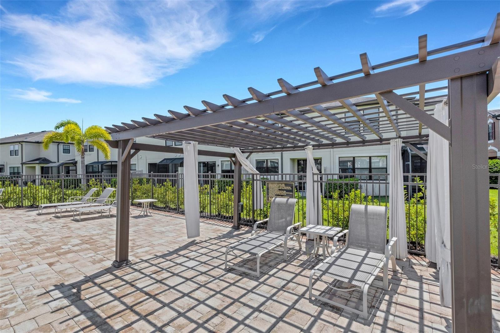 CREEKWOOD TWNHMS - Residential Lease