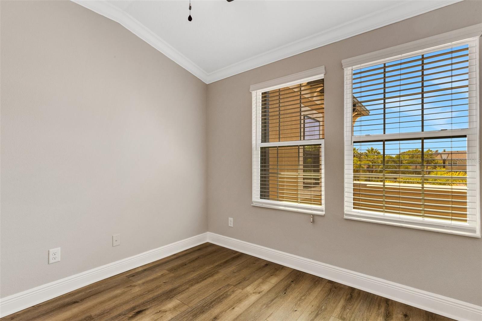 CREEKWOOD TWNHMS - Residential Lease