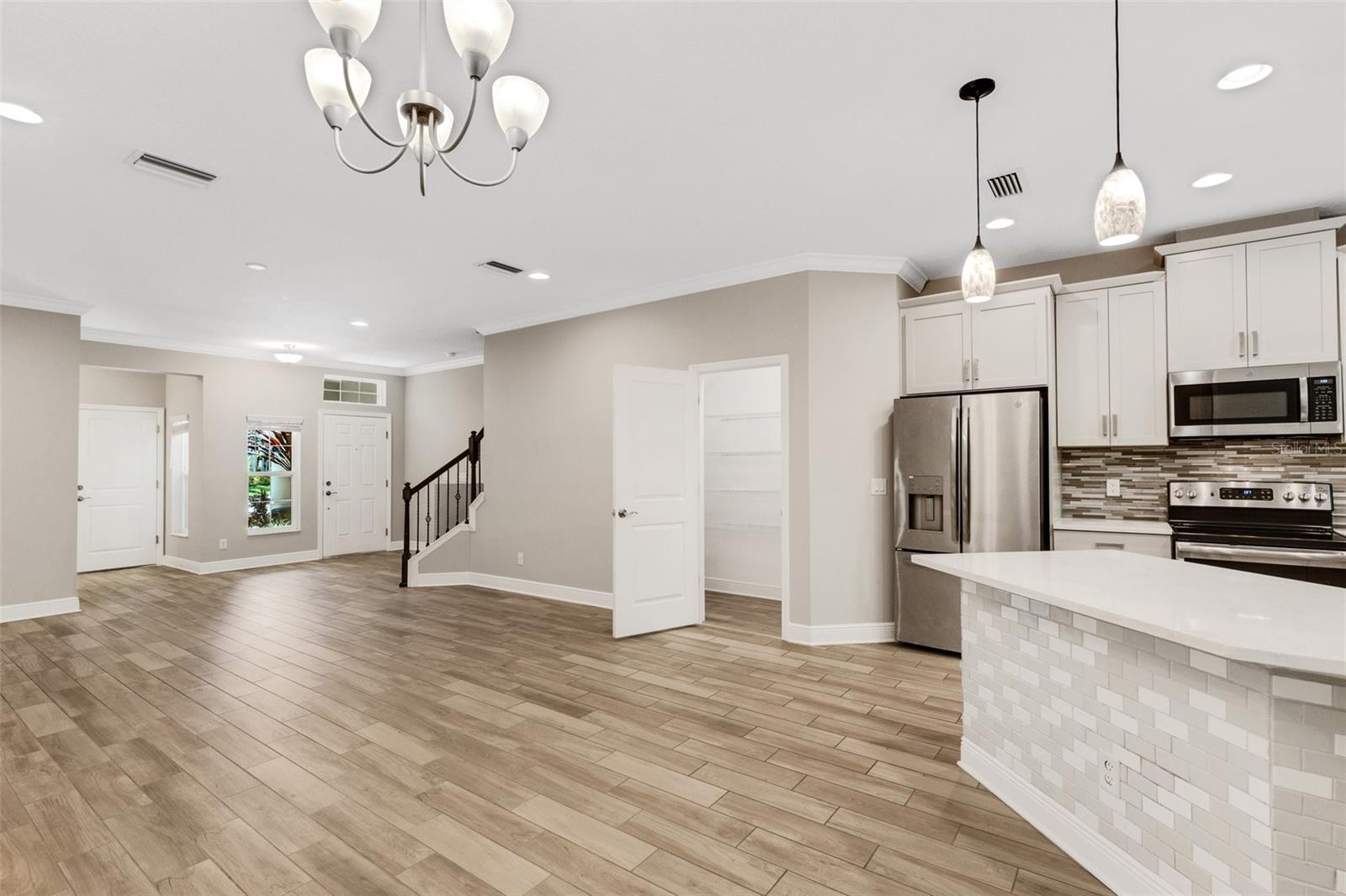 CREEKWOOD TWNHMS - Residential Lease