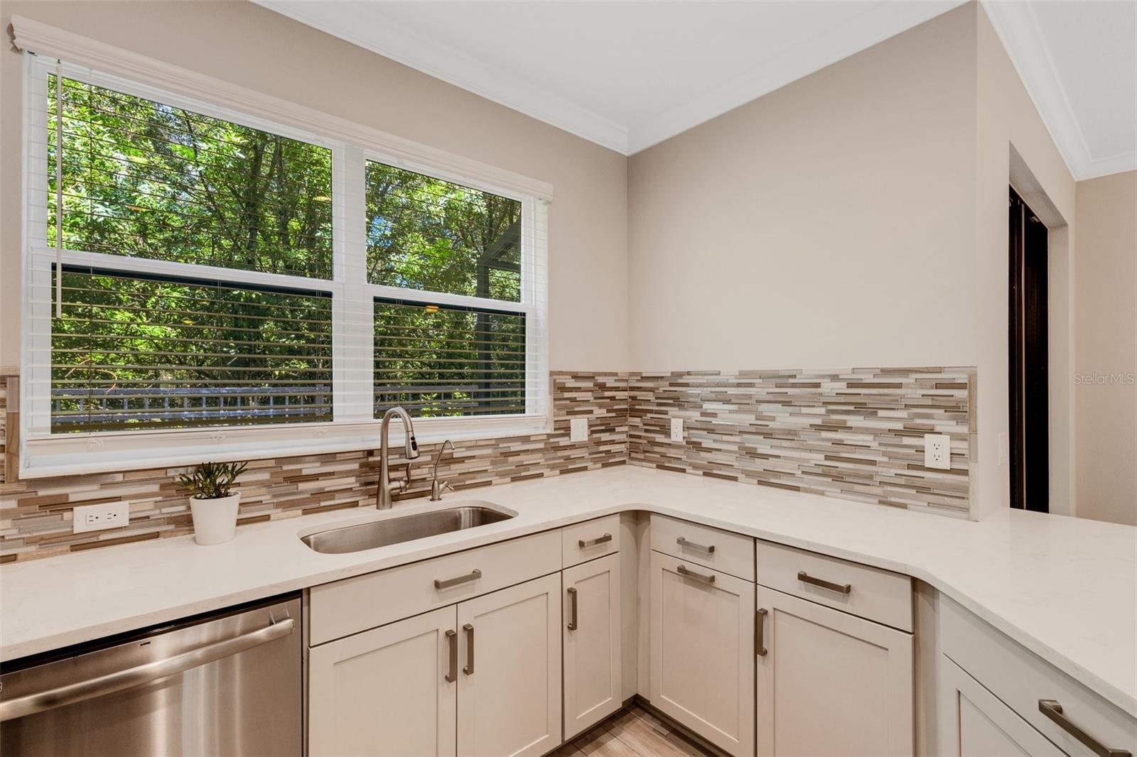 CREEKWOOD TWNHMS - Residential Lease