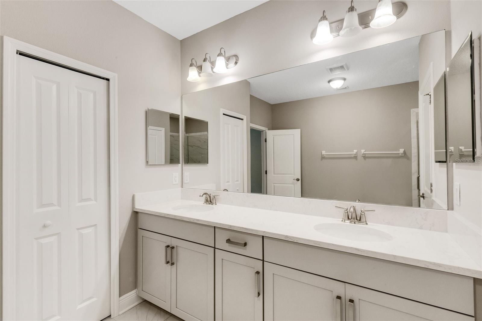 CREEKWOOD TWNHMS - Residential Lease