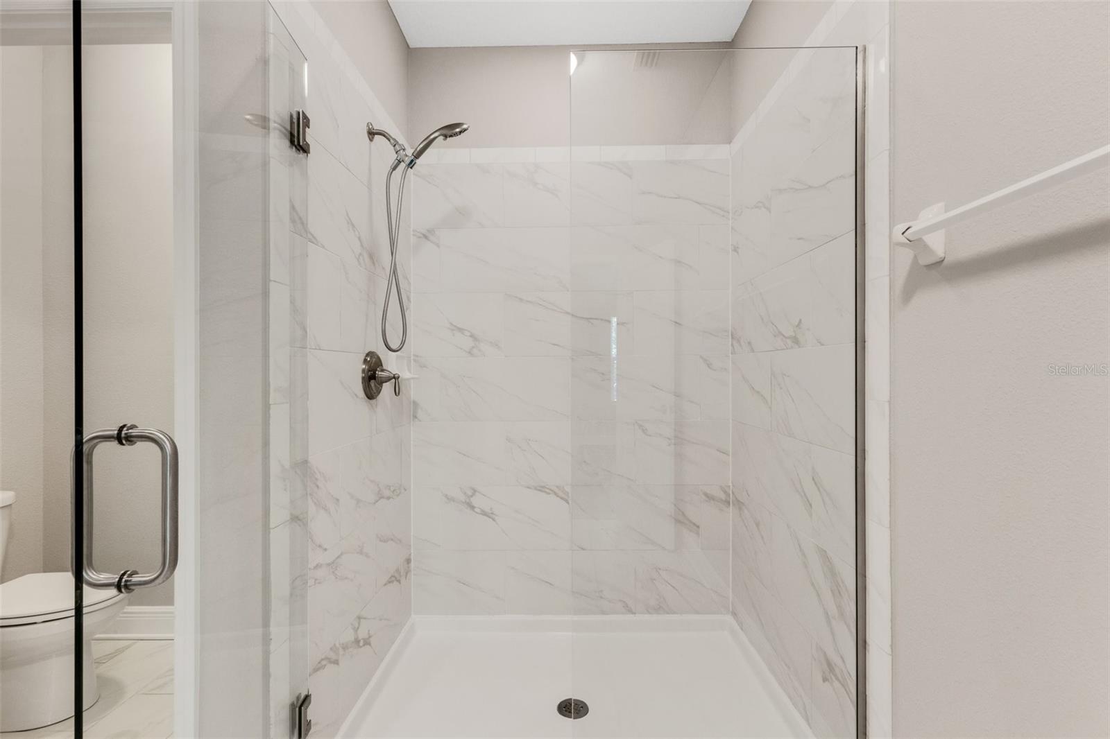 CREEKWOOD TWNHMS - Residential Lease