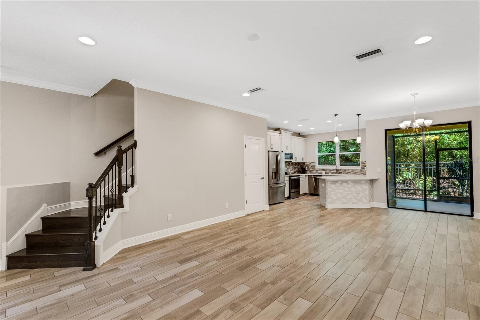 CREEKWOOD TWNHMS - Residential Lease