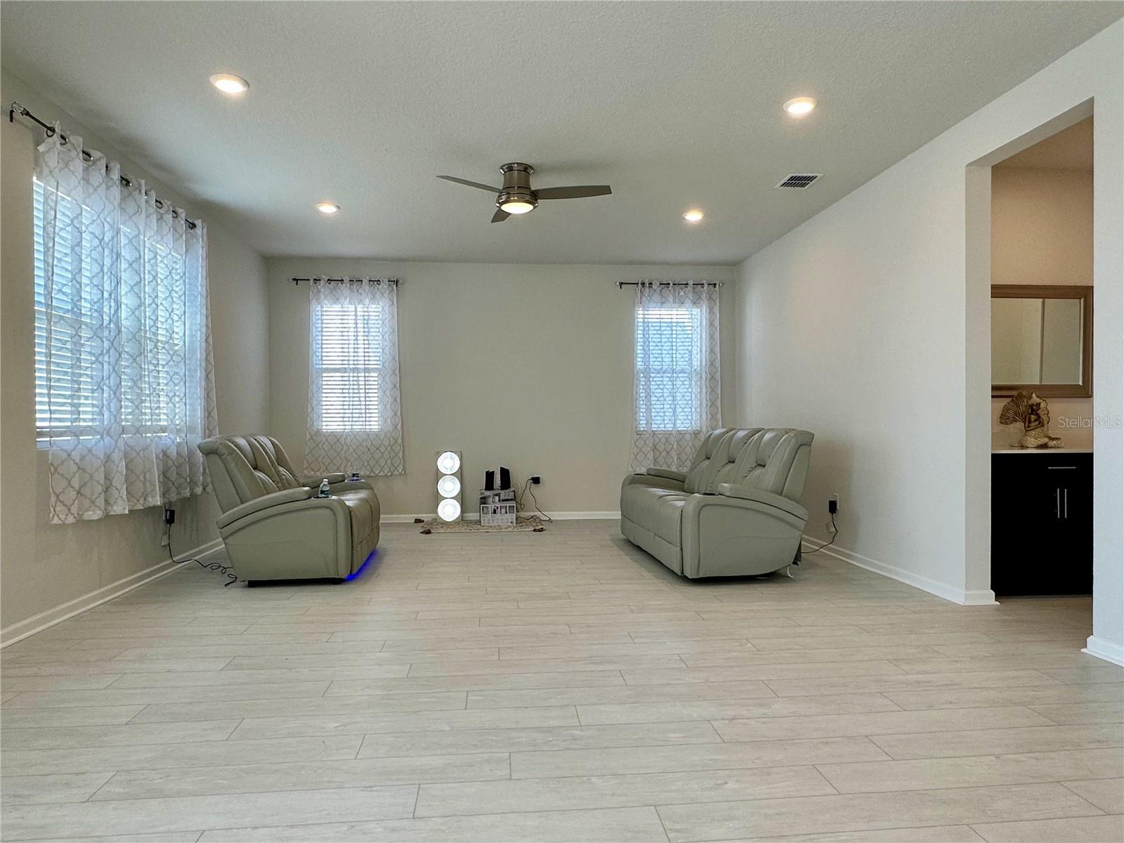 FOREST LAKE PH I - Residential Lease