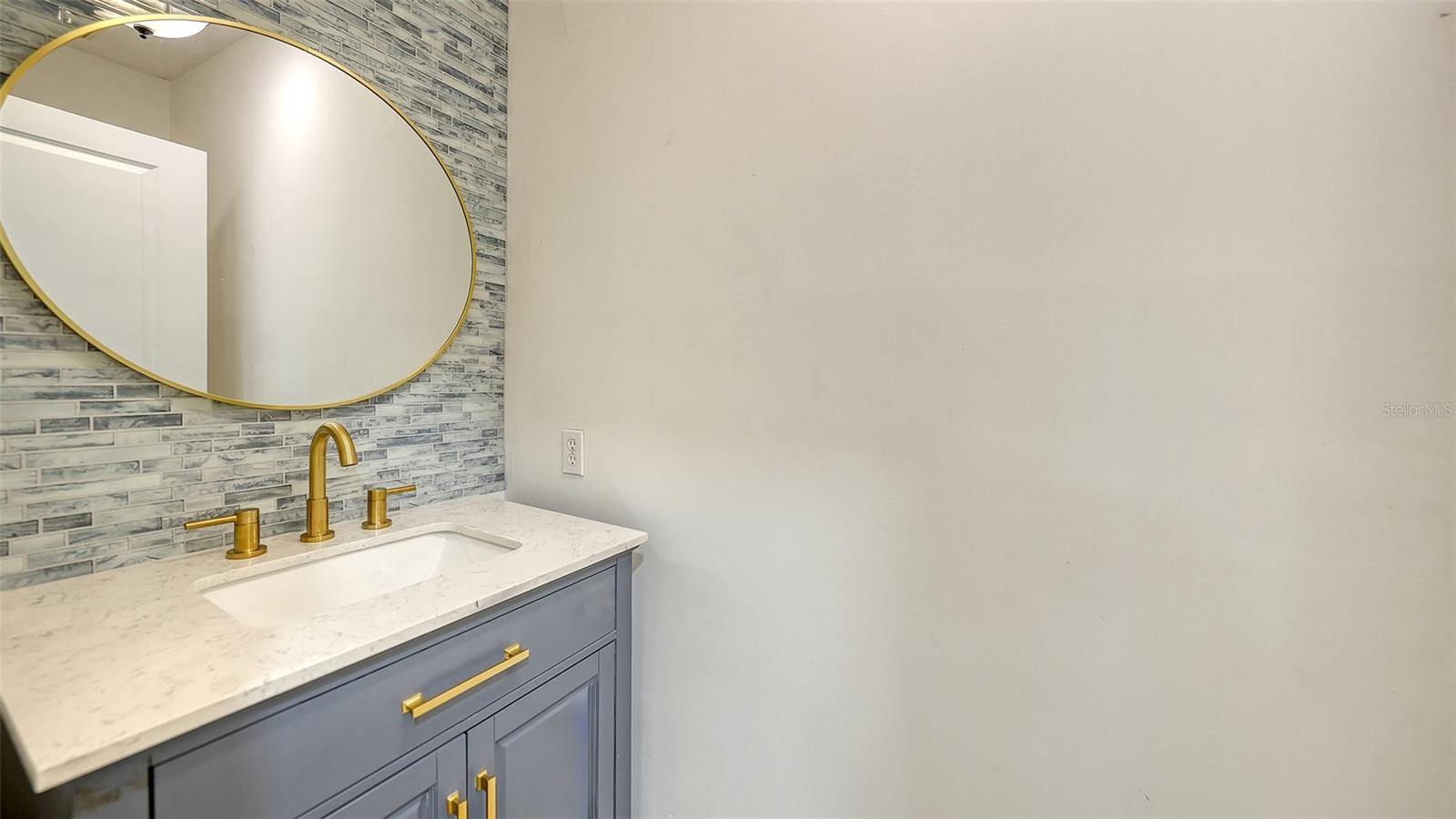 BENEVA OAKS - Residential