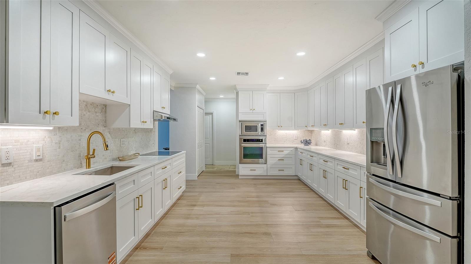 BENEVA OAKS - Residential