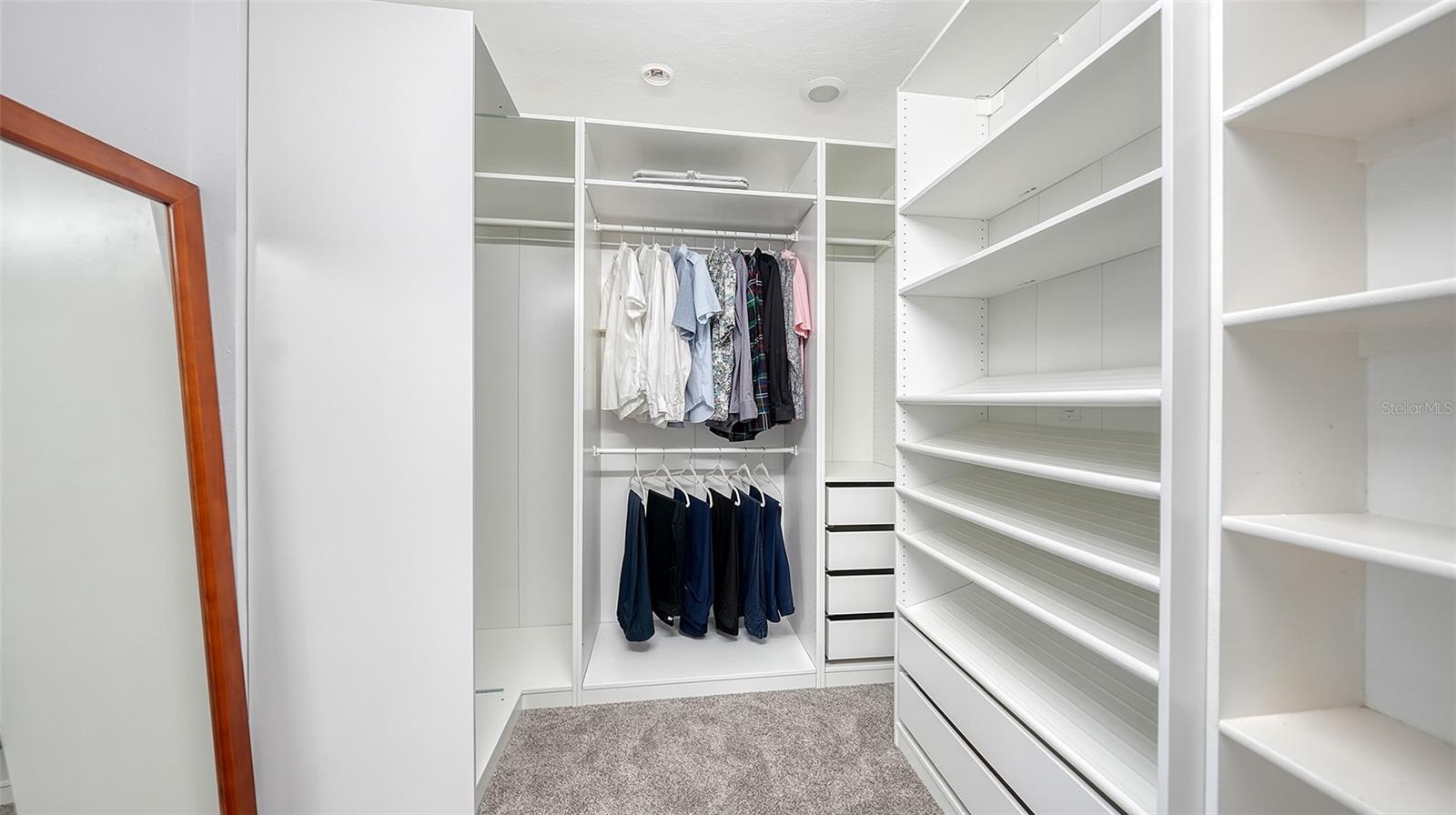 BENEVA OAKS - Residential