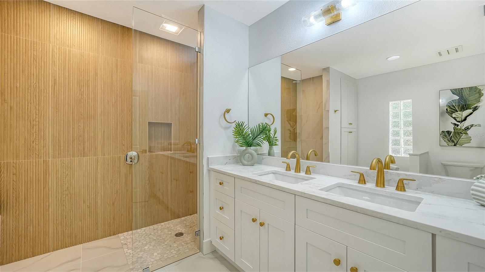 BENEVA OAKS - Residential