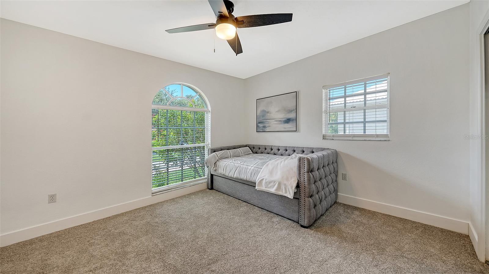 BENEVA OAKS - Residential