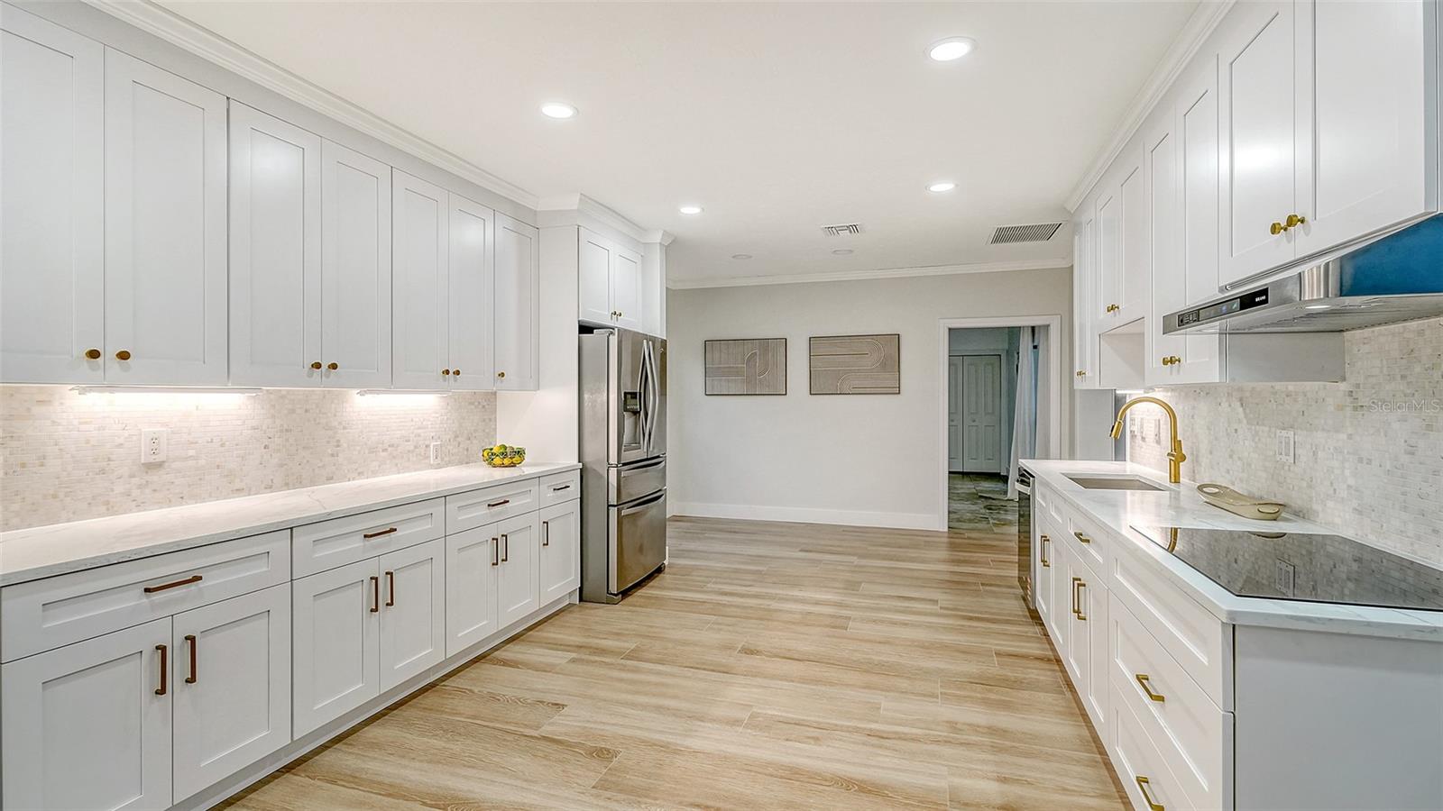 BENEVA OAKS - Residential