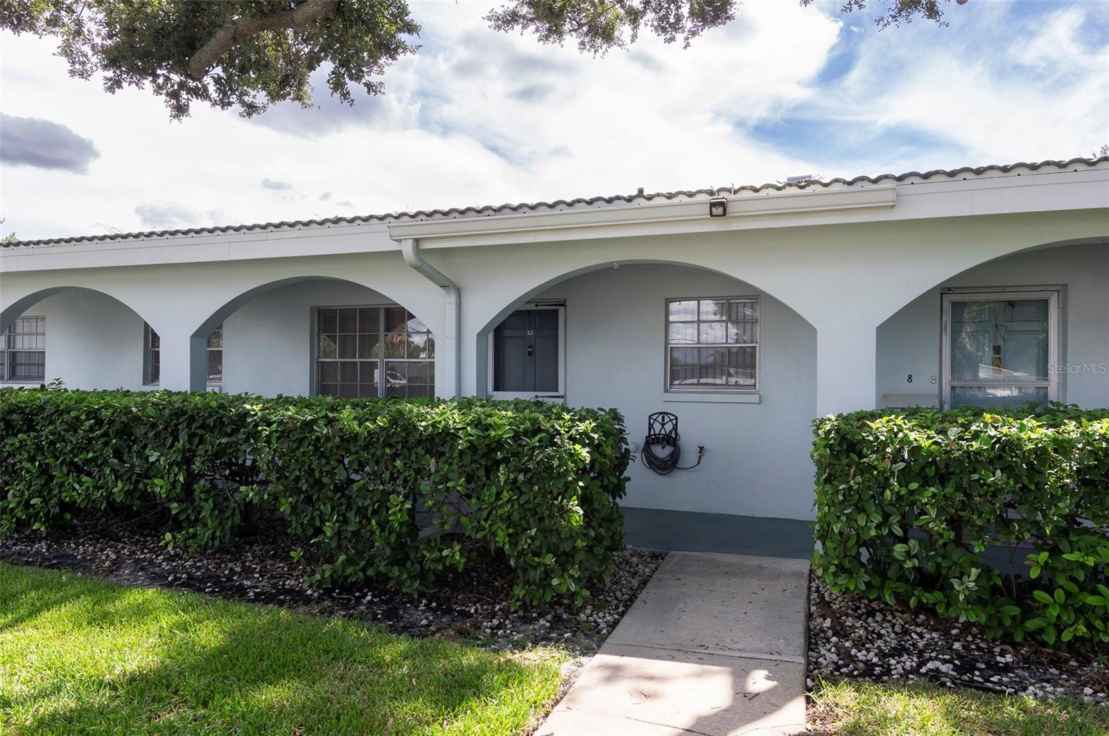 TWIN OAKS APTS - Residential