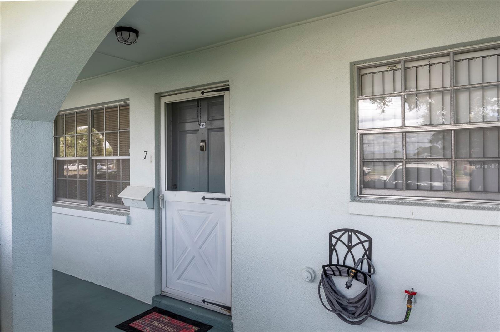 TWIN OAKS APTS - Residential
