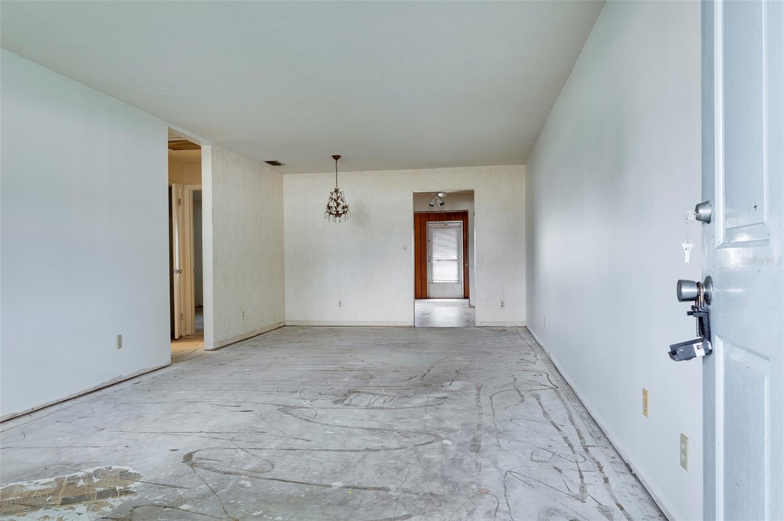 TWIN OAKS APTS - Residential