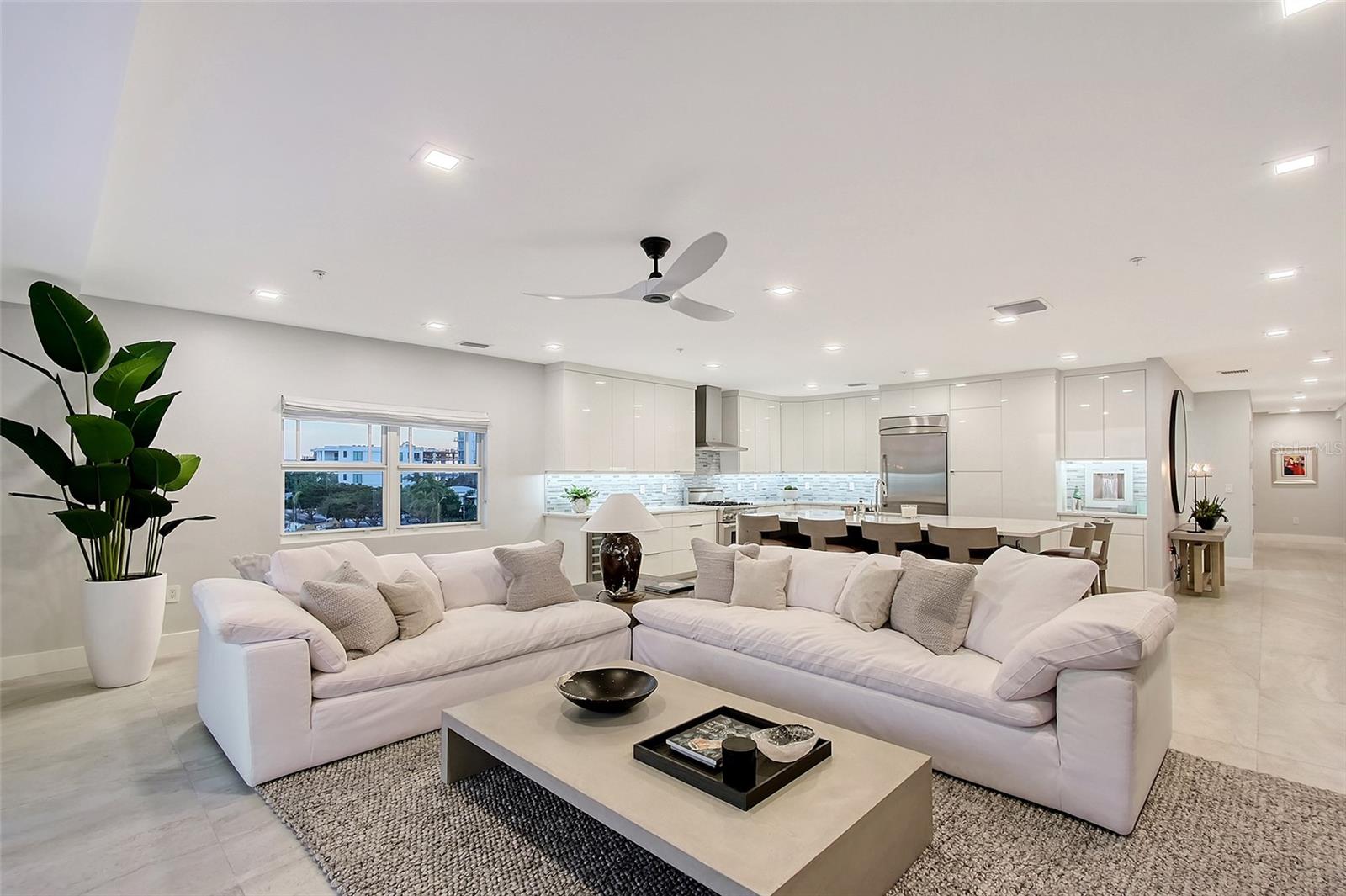 HARBOR VIEW ON GOLDEN GATE POINT - Residential