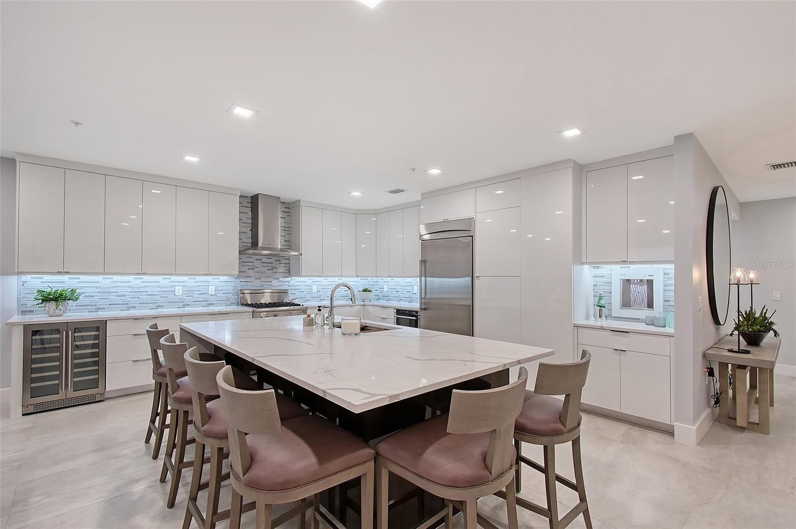 HARBOR VIEW ON GOLDEN GATE POINT - Residential