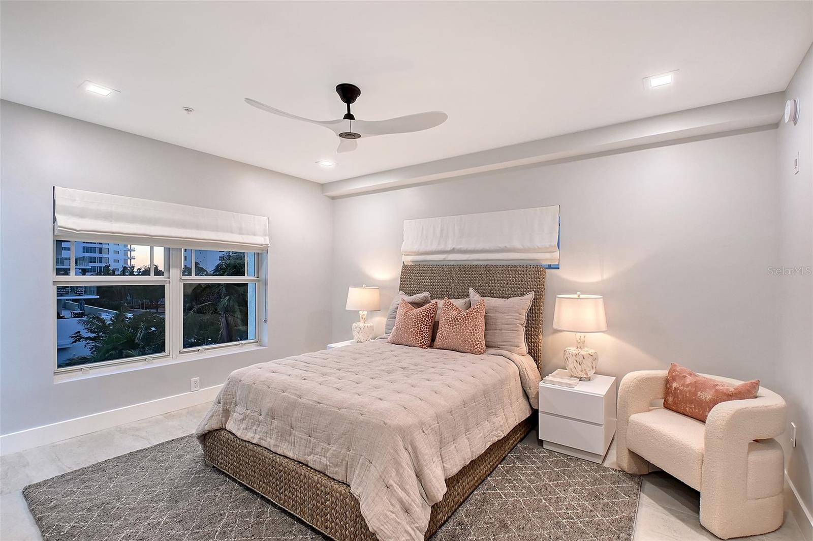 HARBOR VIEW ON GOLDEN GATE POINT - Residential