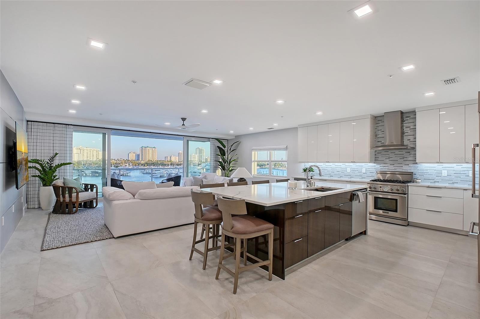 HARBOR VIEW ON GOLDEN GATE POINT - Residential