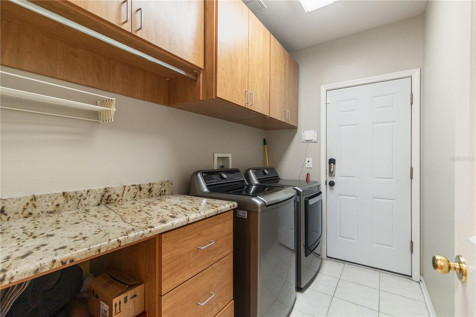 IVY LAKE ESTATES - Residential