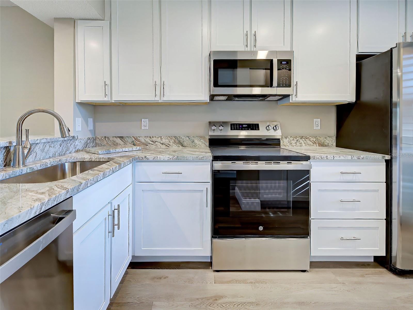 FARMINGTON VISTAS - Residential