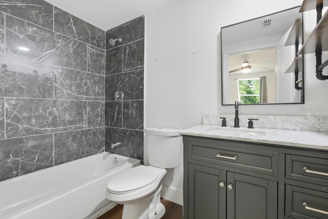 KITCHENS BLK 197 DELAND - Residential