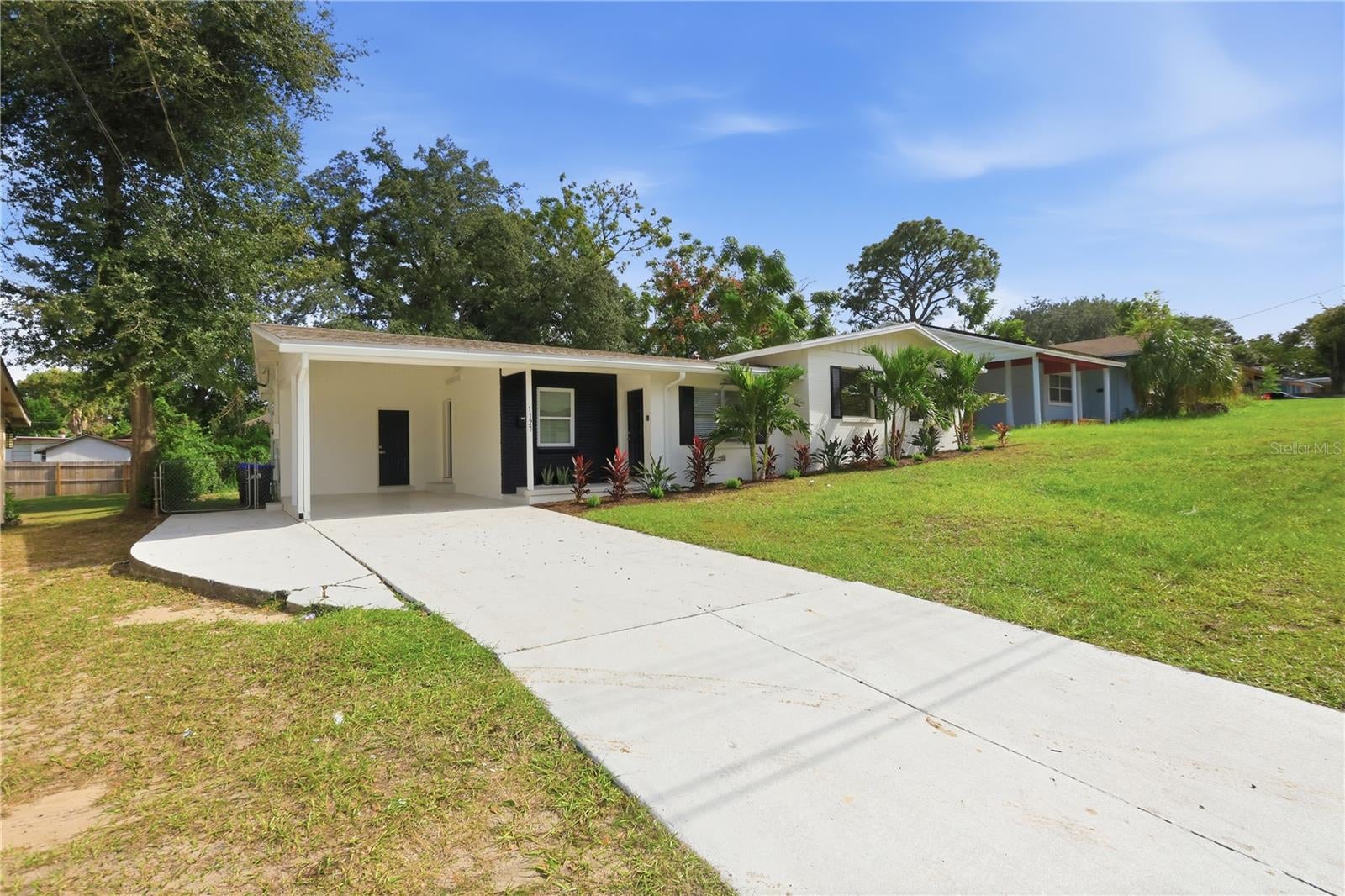 1727 N POWERS DRIVE