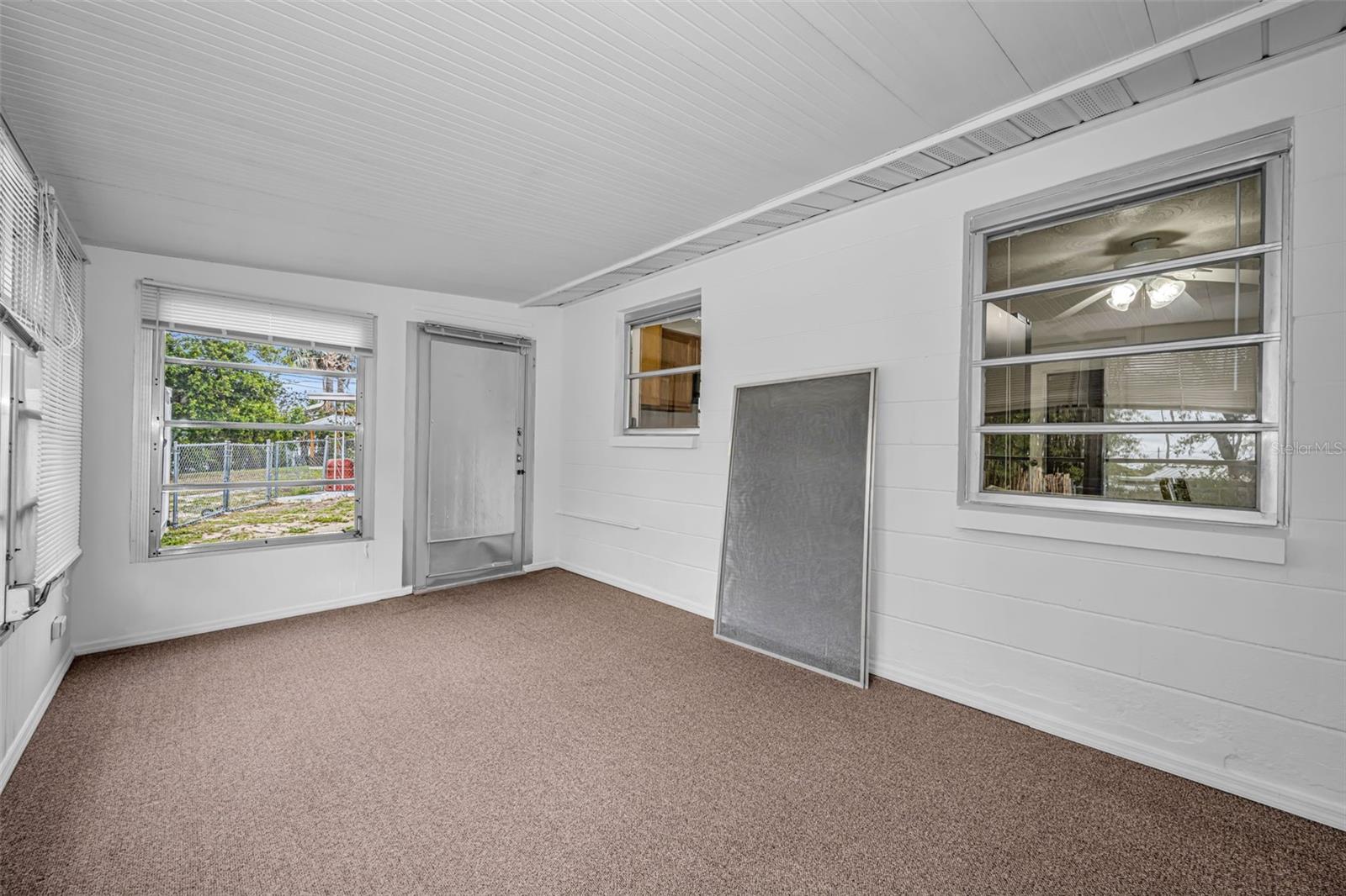 CREST RDG GARDENS - Residential