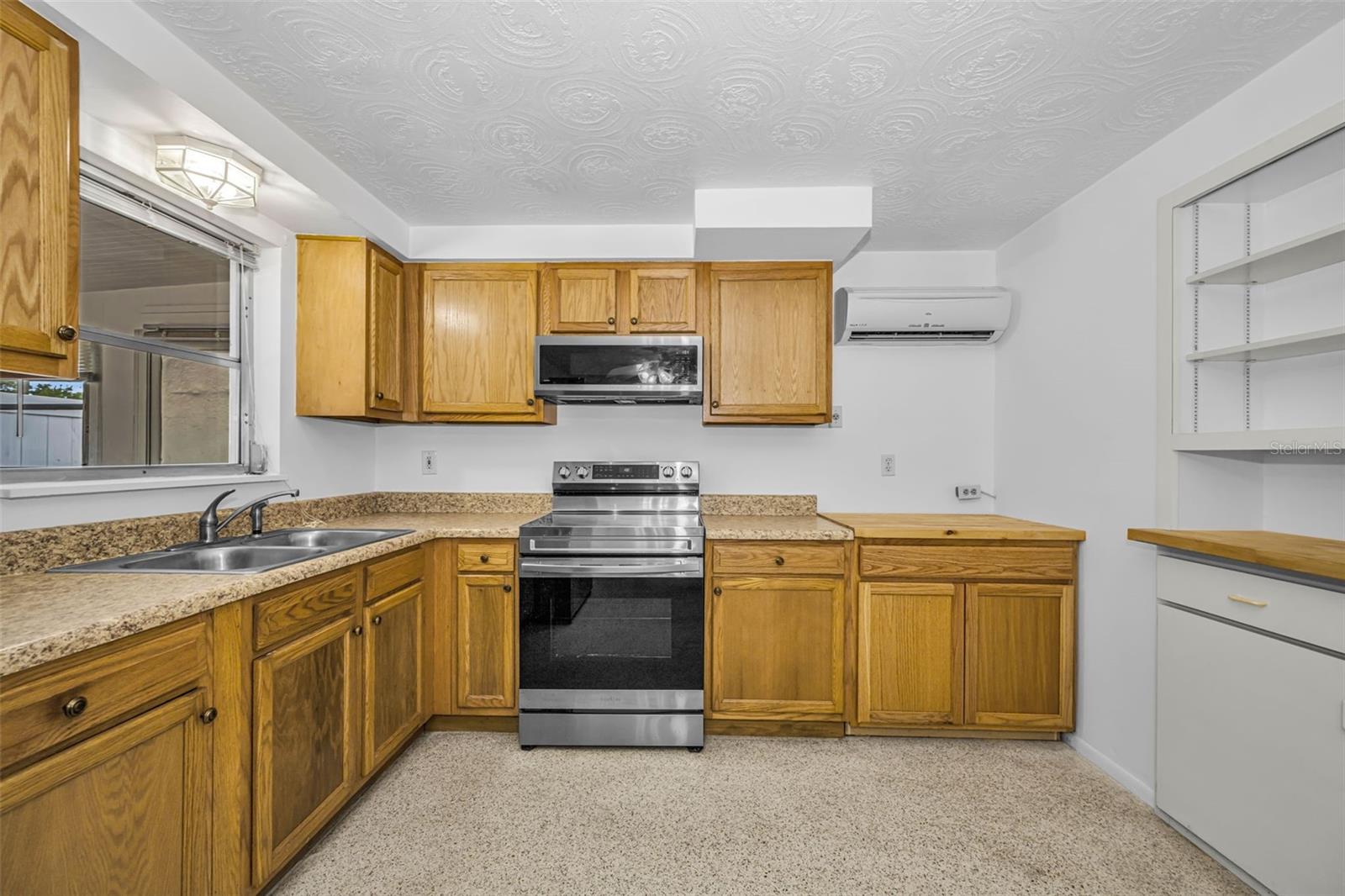 CREST RDG GARDENS - Residential