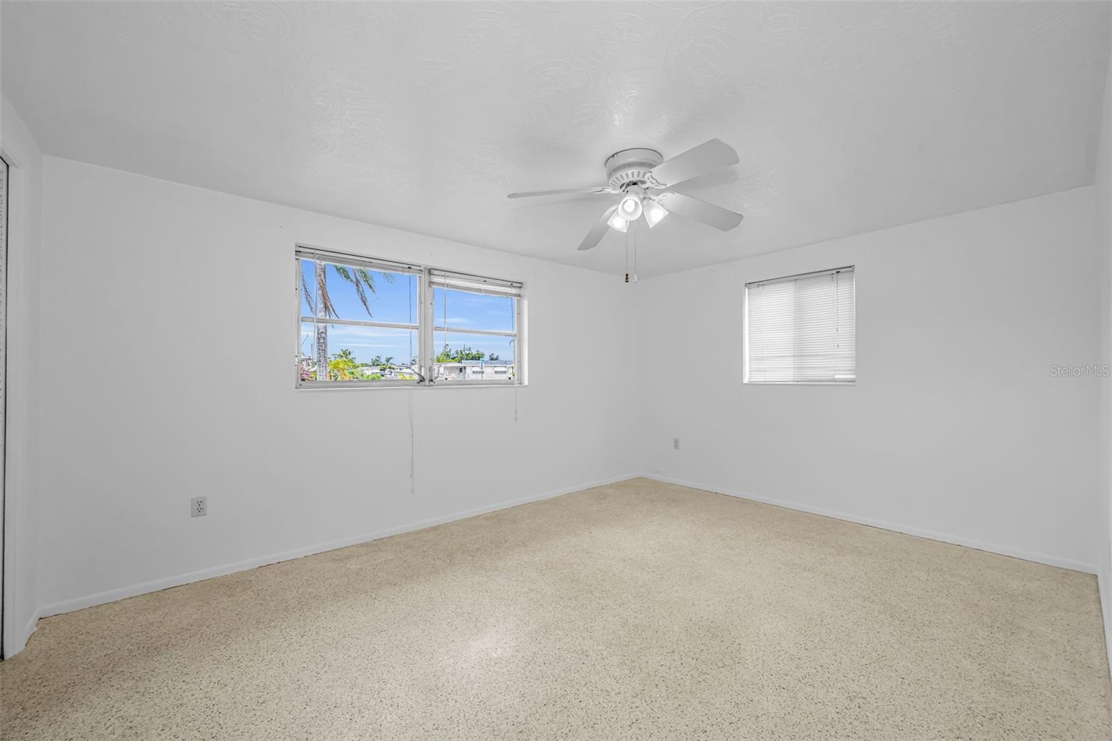 CREST RDG GARDENS - Residential